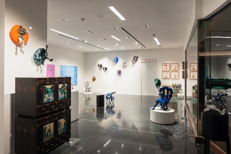 그랜드 하얏트 서울과 더 트리니티 갤러리의 아트 콜라보, 생명력 깃든 ‘감정 가구' 예술작품과 함께