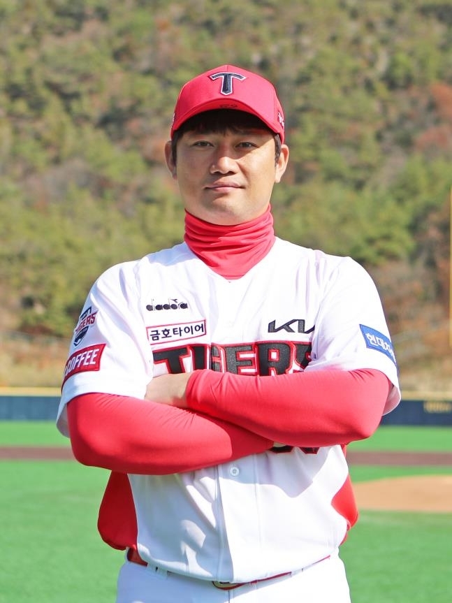 '분위기 쇄신' KIA 손승락 퓨처스 감독, 1군 수석코치로 보직 이동