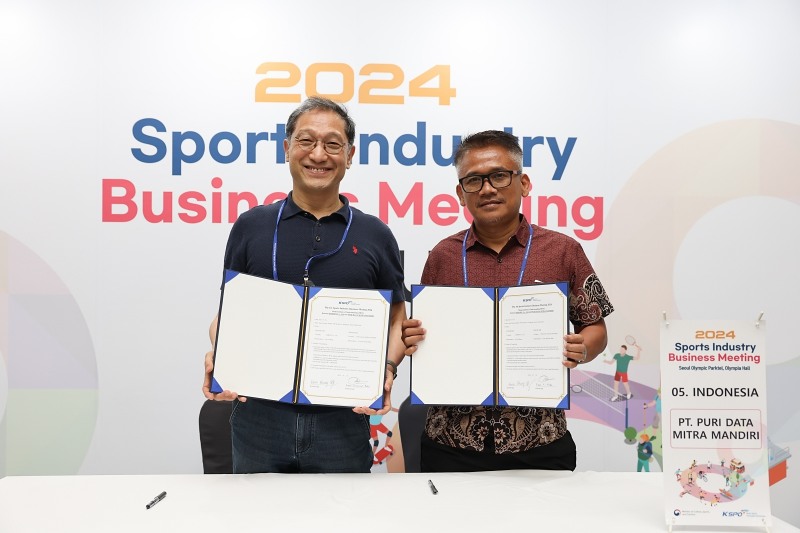 국민체육진흥공단_스포츠산업 수출상담회 업무협약 사진(왼쪽부터 엑스바디 방기영 이사, PT Ervan Komunar Pabo 대표)