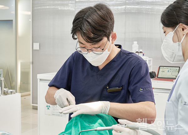 고르다치과의원부산점강용욱대표원장