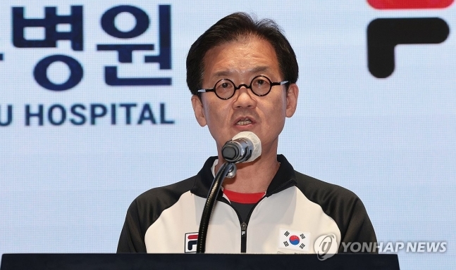 출정사 하는 장갑석 감독