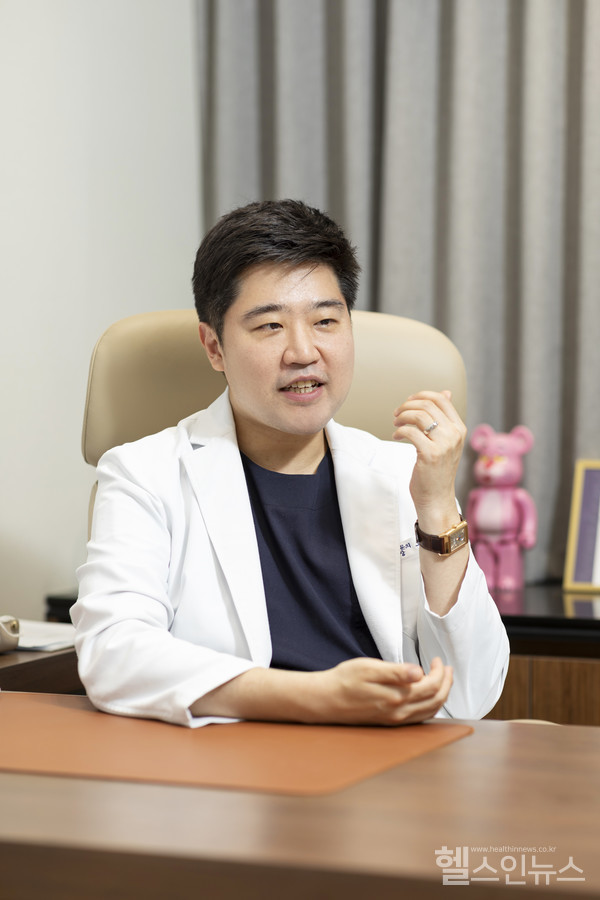 청담스킨다피부과의원홍광철원장