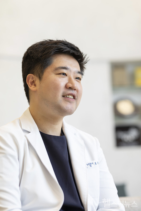 청담스킨다피부과의원홍광철원장