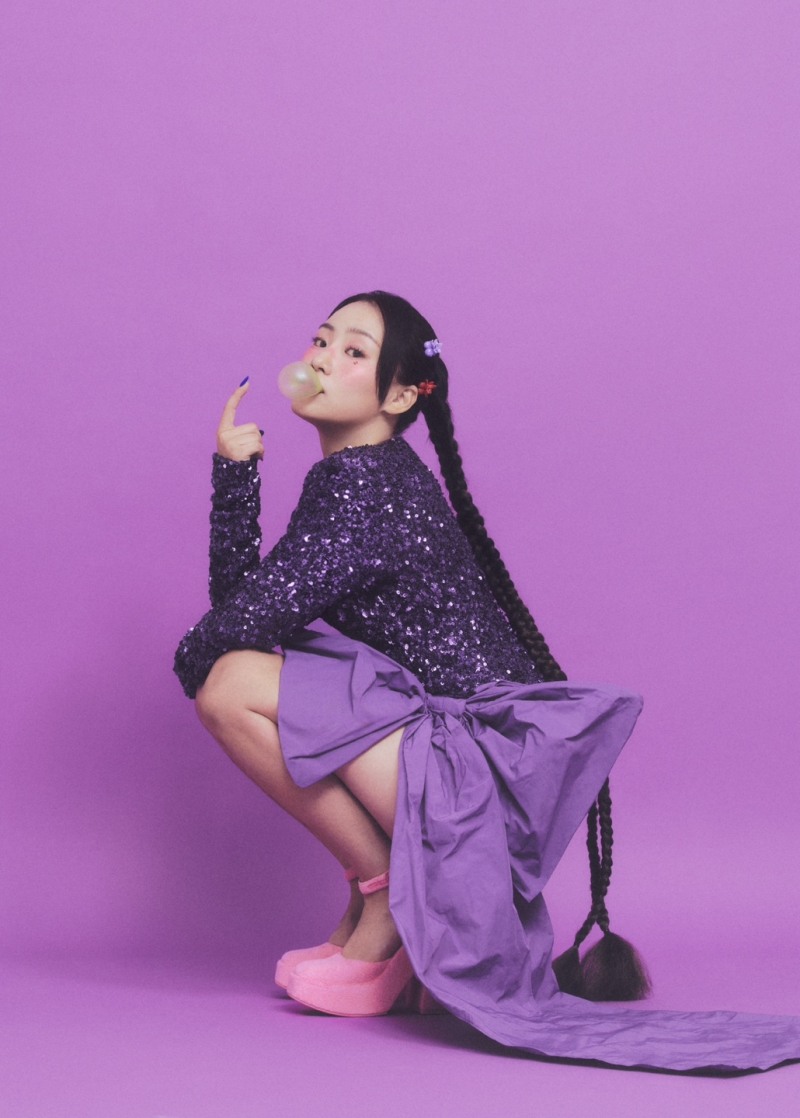 조현아, 신곡 콘셉트 포토 공개 화제…‘보라색 스팽글 드레스+길게 땋은 머리’ 몽환적 분위기 연출
