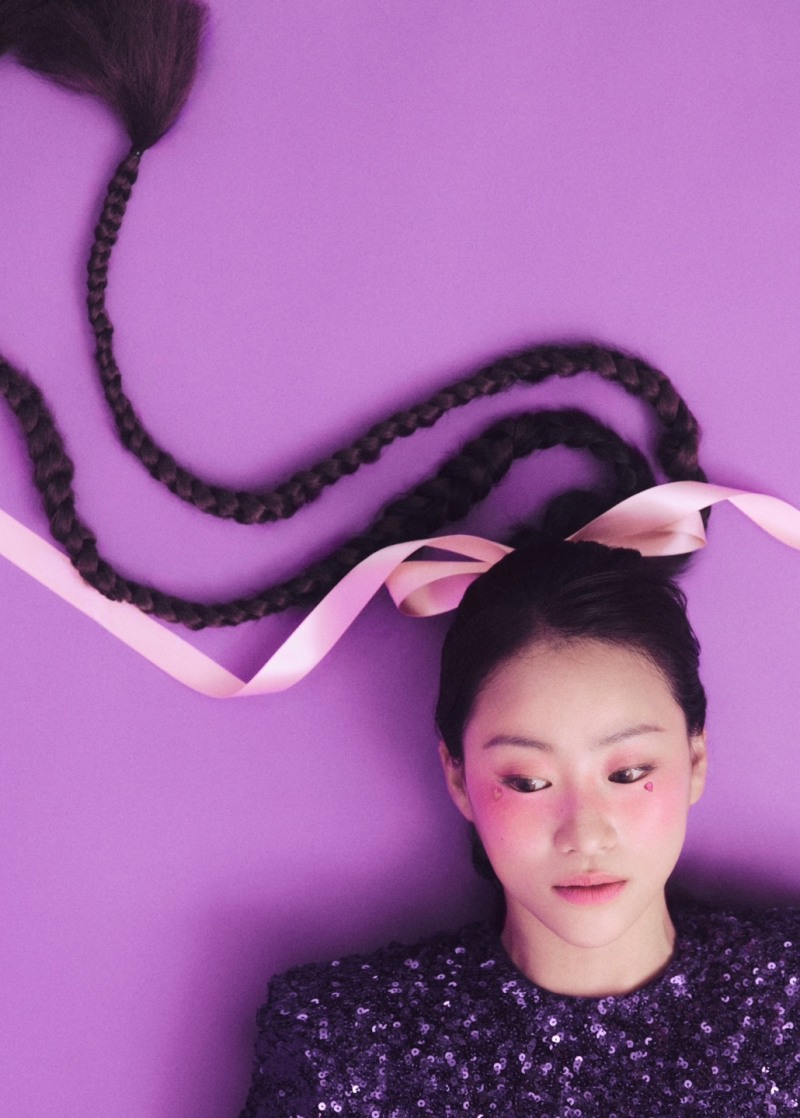 조현아, 신곡 콘셉트 포토 공개 화제…‘보라색 스팽글 드레스+길게 땋은 머리’ 몽환적 분위기 연출