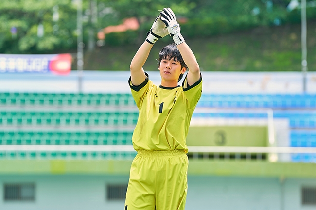 ‘빅토리’ 이정하, 10년째 짝사랑ing 순정 골키퍼 치형 캐릭터 스틸 공개