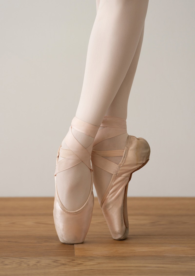 Quick-step Parquet 마루재(CASC3888)위에서 발레를 하는 모습