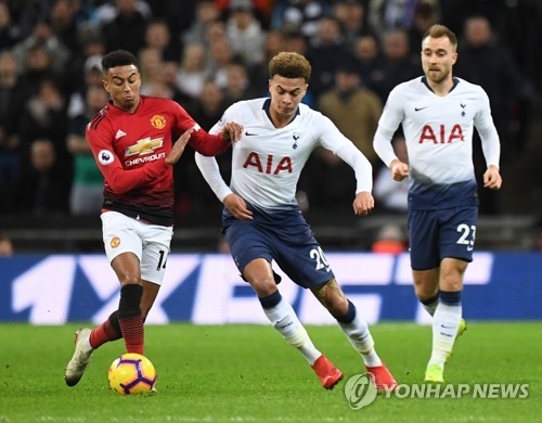 EPL 시절 제시 린가드(맨왼쪽)