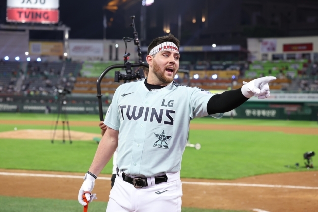 세리머니 하는 오스틴 딘