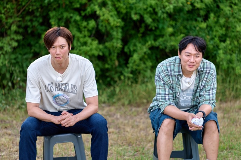 '1박 2일' 연정훈X나인우, ‘웃음+눈물’ 가득한 마지막 촬영 현장 스틸 공개