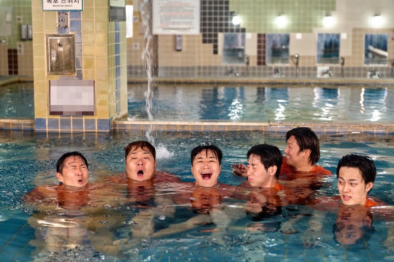 '1박 2일' 연정훈X나인우, ‘웃음+눈물’ 가득한 마지막 촬영 현장 스틸 공개