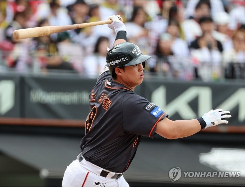 '볼넷과 폭투, 실책' 한화, 키움에 3-5 역전패.. 아쉬운 노시환 공백