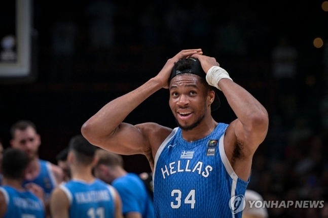 올림픽 출전을 확정한 뒤 기뻐하는 아데토쿤보