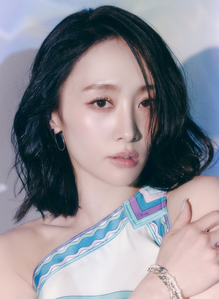 카라 니콜, 싱글 'I Do I Do' 콘셉트 포토 공개…블루&화이트 스타일링