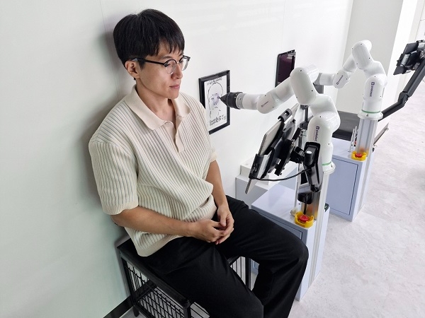 (주)쿳션, 광명시 디지털혁신교육센터에 드로잉로봇 2대 설치
