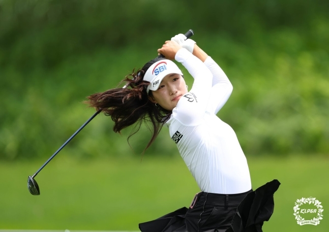 티샷하는 이동은