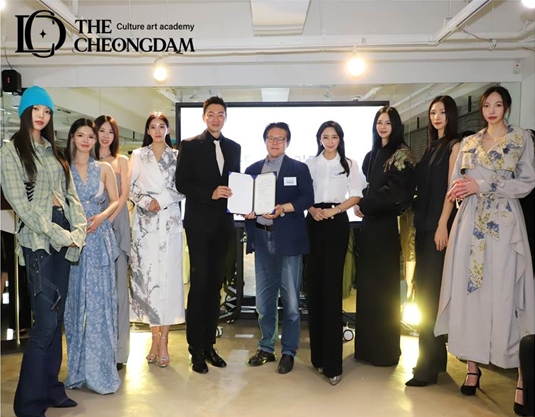 ㈜올댓트레이더 박일관 대표-더청담문화예술아카데미, 콘텐츠 개발 및 매니지먼트 협업 MOU 체결