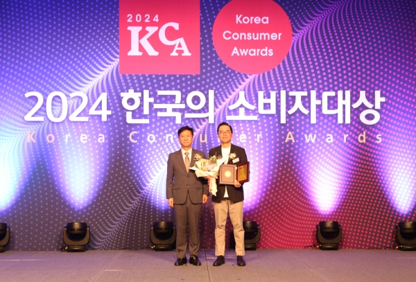 (주)이동의즐거움 위현종 부사장(오른쪽)