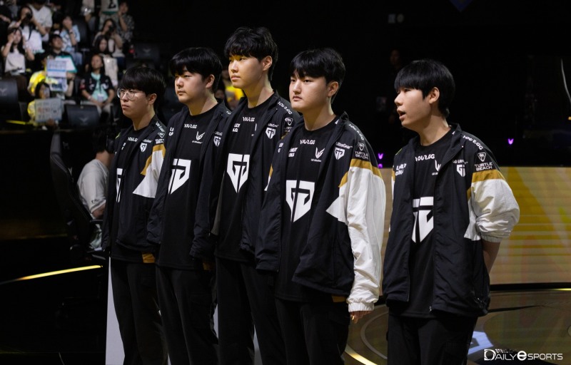 압도적인 젠지, DK전 14연승 질주…무실 세트 전승도 이어가