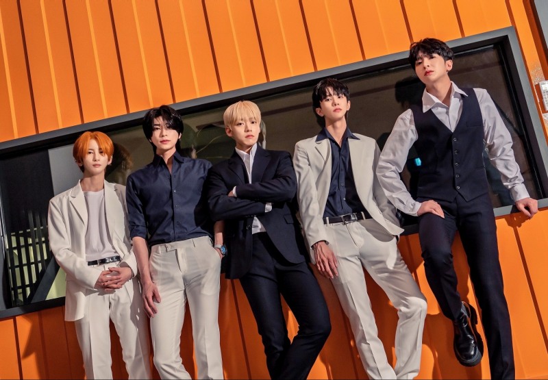 브이브이에스(VVS), 신곡 ‘위 온 탑’ 15일 ‘심플리 케이팝’서 선공개