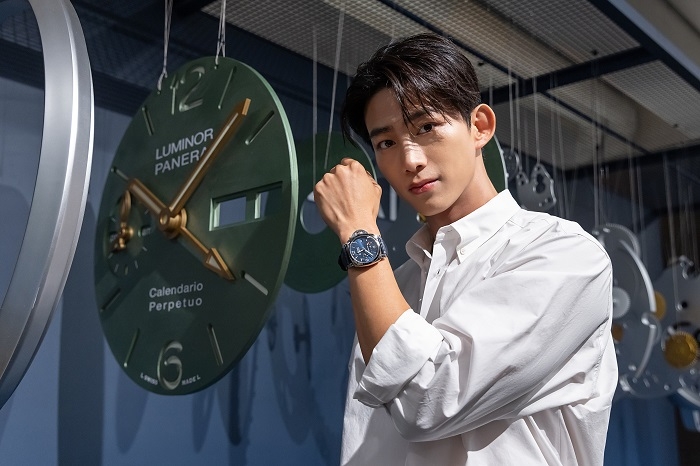 ‘THE WORLD OF PANERAI’ 행사에 참석한 택연