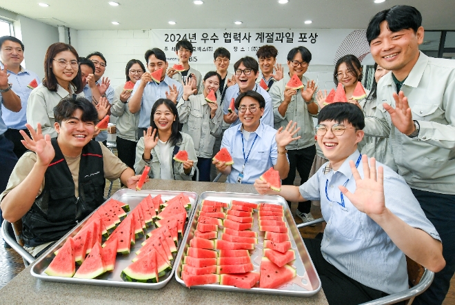 현대모비스가 전국 A/S 우수 협력사 200곳에 계절과일인 수박 1만 통을 전달했다. / 사진=현대모비스 제공