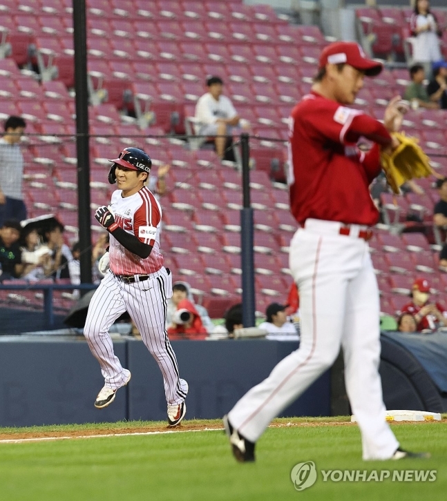 SSG 김광현 상대로 만루 홈런 친 LG 오지환