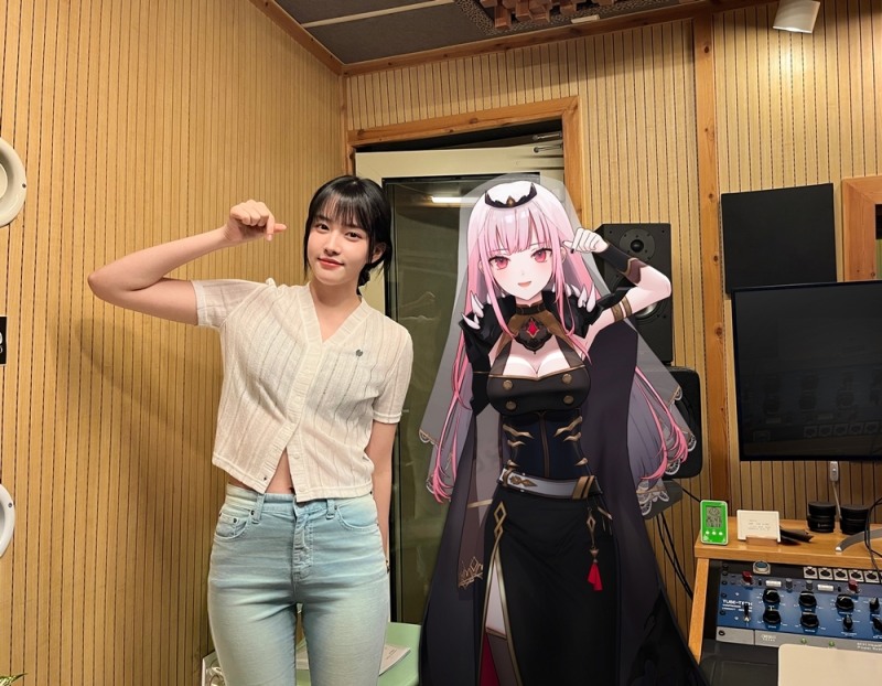 스테이씨 윤, 日 유명 버추얼 아티스트 모리 칼리오페와 컬래버 성사…신곡 ‘고-게터스’ 피처링 참여