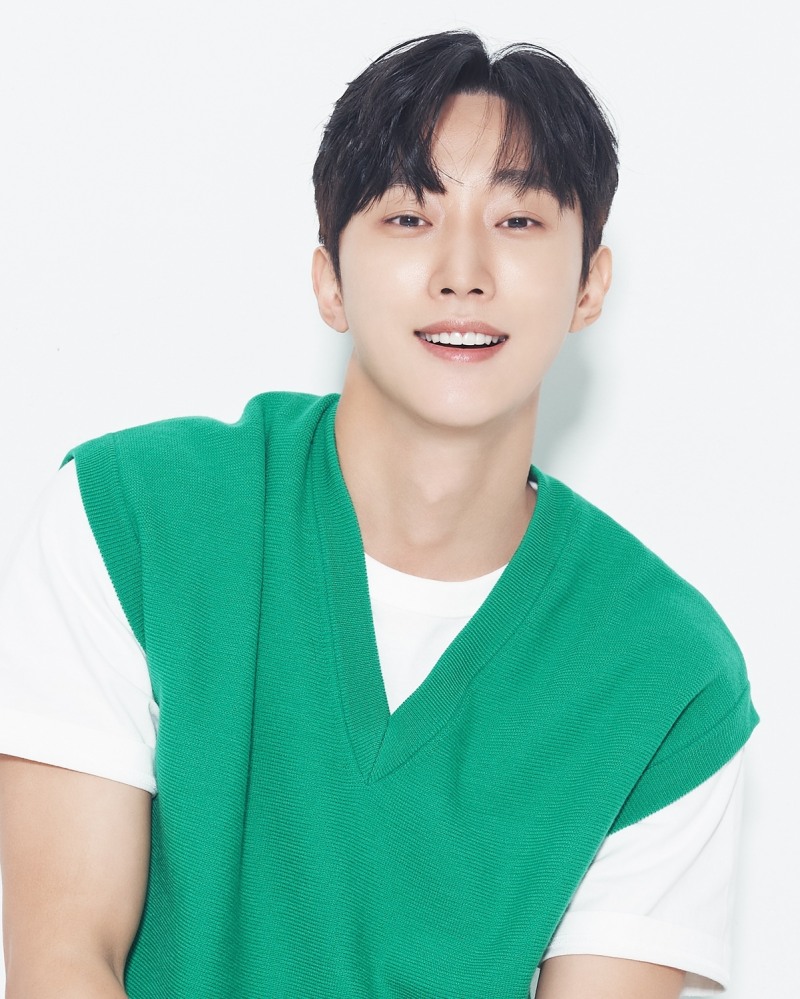 진영, 첫 단독 아시아 투어 팬미팅 개최…열일 행보 속 특급 팬사랑