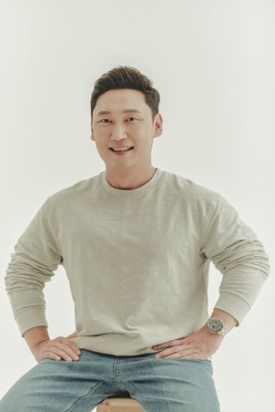 방송인 이승윤