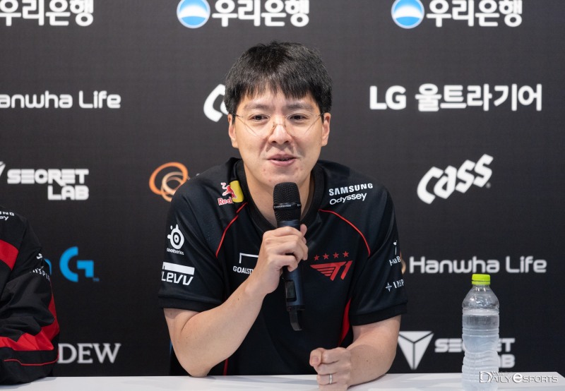 T1 김정균 감독, "잘못된 방향으로 준비한 게 패인"