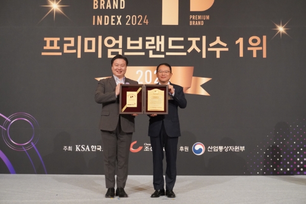 최준호 형지엘리트 부회장(좌)과 강명수 한국표준협회장