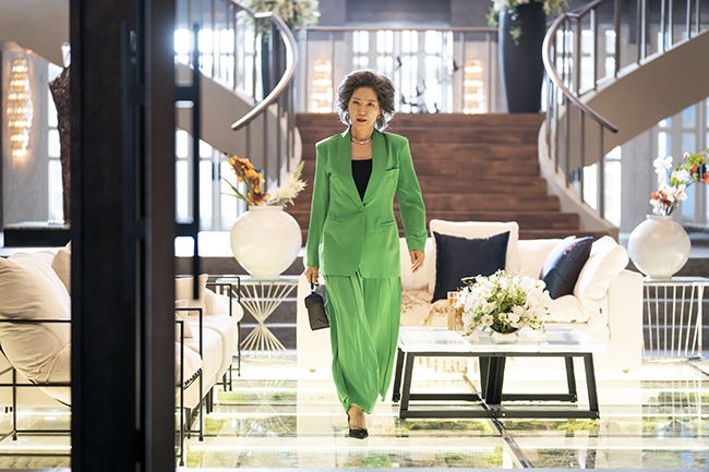 우아한 글로벌 셀럽 김하늘 VS 상위 1% 재벌가 회장 서이숙 VS 발칙한 불청객 기은세, 3인 3색 패션 분석(‘화인가 스캔들’)