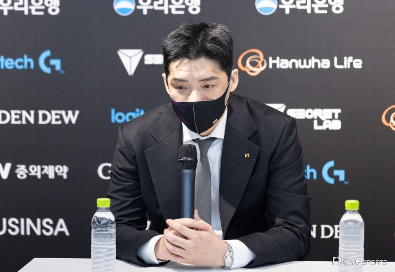 kt 롤스터 강동훈 감독.