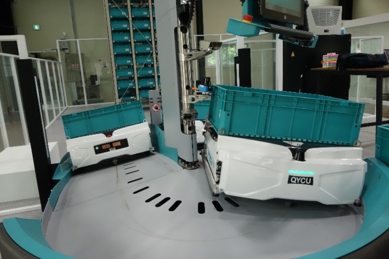 스테이션 위의 스카이포드 로봇 (사진=엑소텍)