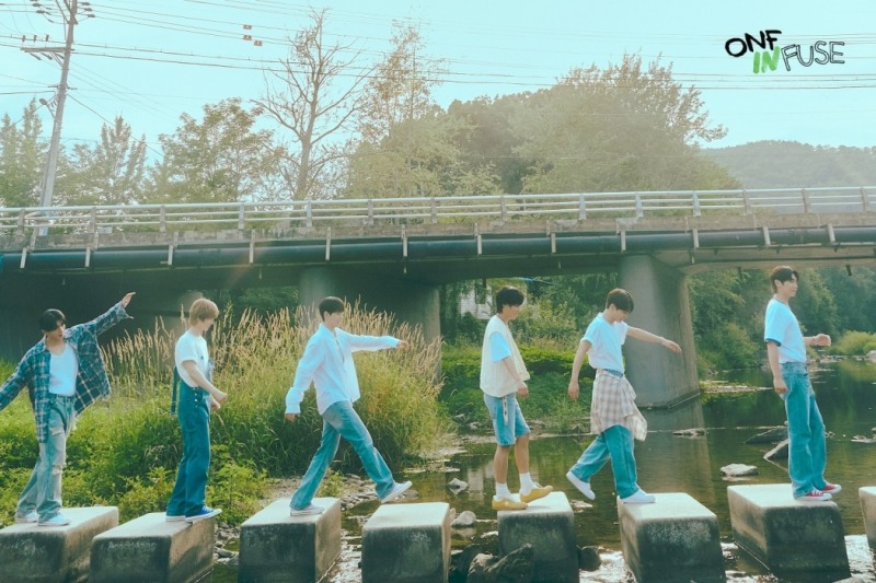 온앤오프, 인스트루멘탈 앨범 ‘INFUSE’ 첫 번째 콘셉트 포토 공개…눈부신 청량美