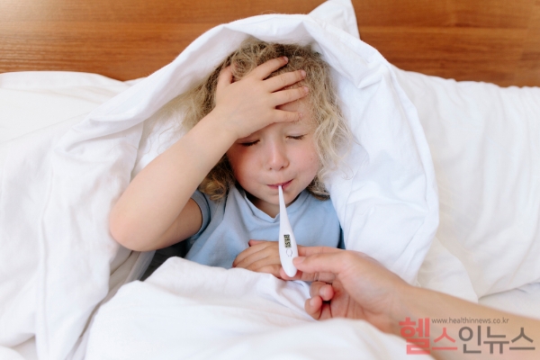 여름 감기와 비슷한 뇌수막염, 원인에 따라 생명 위협할 수도... 의심 증상 있다면 빠른 감별 필요해 (클립아트코리아)