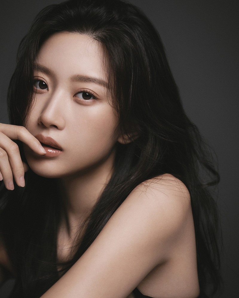 문가영, 새 프로필 공개…부드러움&고혹함 공존