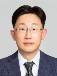 여천NCC 신임 대표이사에 내정된 김명헌 현 한화임팩트 PTA 사업부장. (사진 = 한화그룹 제공)
