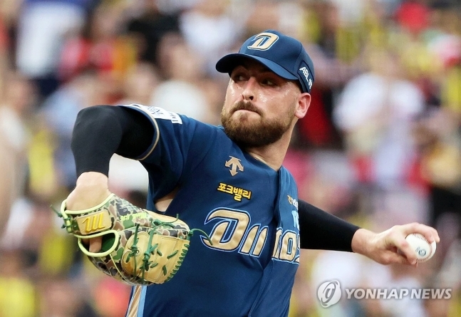 투구하는 카스타노