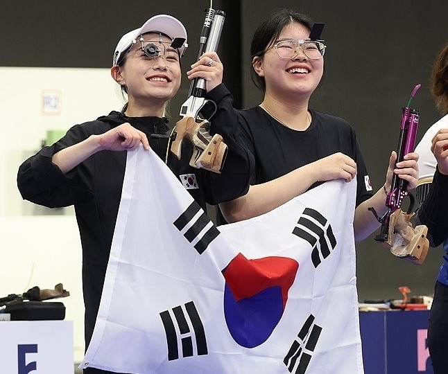 명사수 두 명, 파리 올림픽 표적 금,은 명중