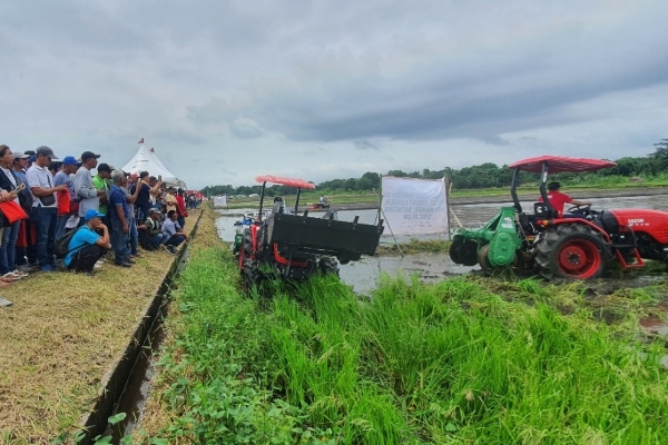 TYM, 필리핀 딜러 및 농민 대상 로드쇼 첫 진행