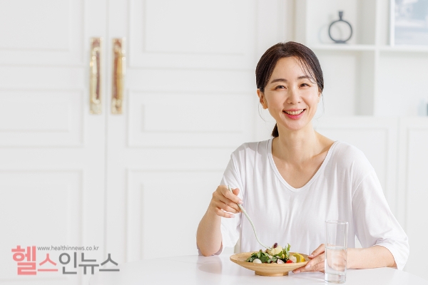 피부 탄력 관리에서 가장 중요한 콜라겐, 음식부터 신경 써서 섭취해 보세요 (클립아트코리아)