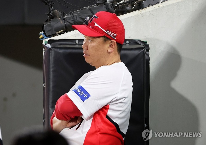 경기 지켜보는 이범호 감독 /연합뉴스