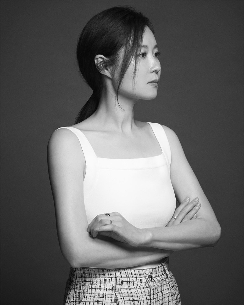 문소리, 새 프로필 공개…명불허전 ‘독보적 아우라’ 증명