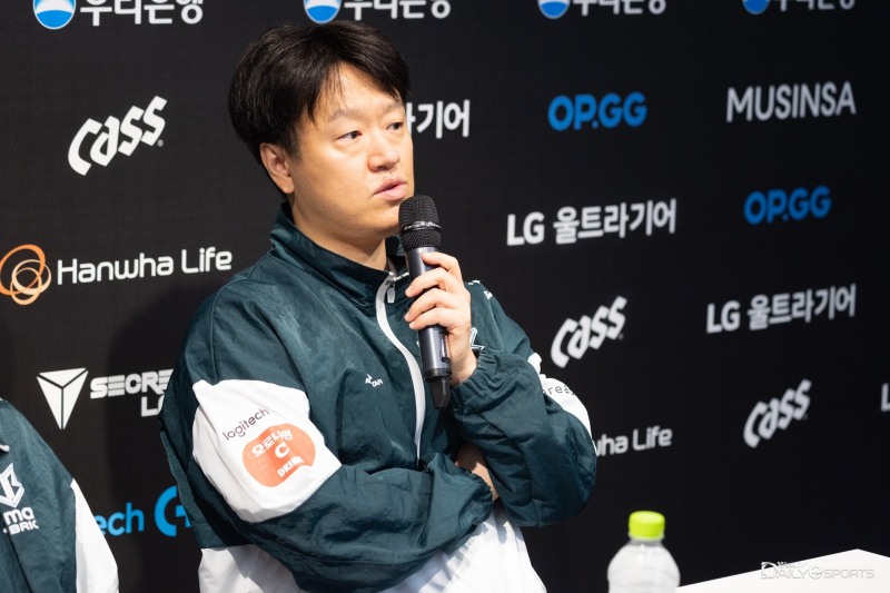 '3연패' 최우범 감독, "선수들 승리 때문에 빨리 끝내려고 해"