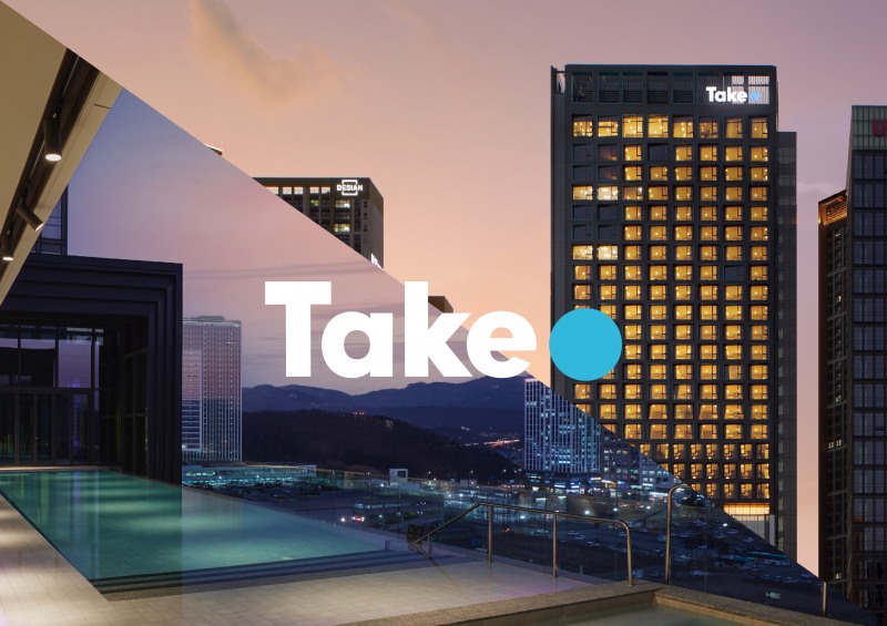 (사진설명 : 경기도 광명에 위치한 테이크호텔 전경과 시그니쳐 인피니티풀)