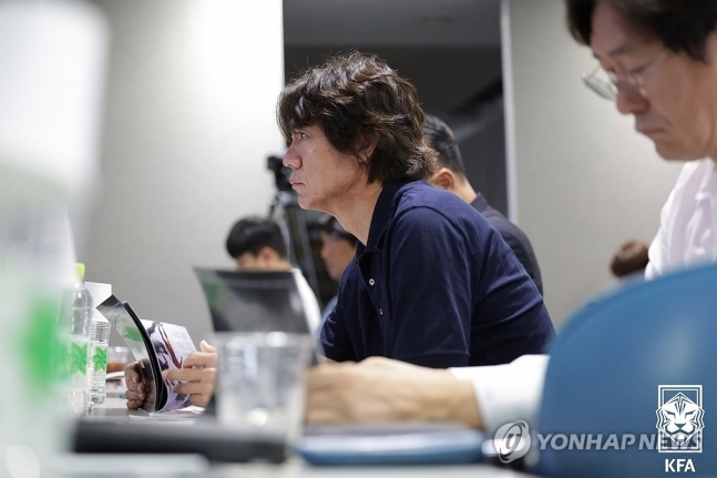 홍명보 감독, 한국축구기술철학 워크숍 참석