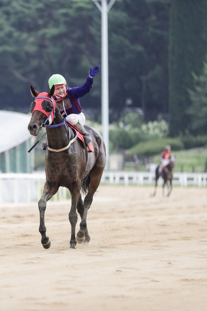 글로벌히트 또다시 히트! 하반기 첫 대상경주 ‘KRA컵 클래식’ 우승