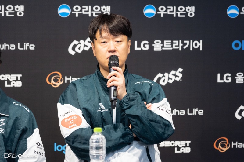 OK 저축은행 브리온 최우범 감독.